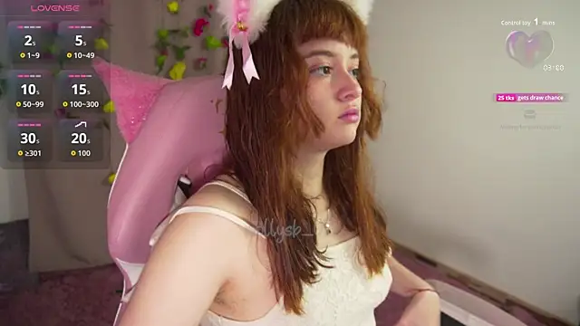 Snapshot of molly_russell chatting on 10/22/25, 07:57 molly russell online show from 10/22/25, 07:57