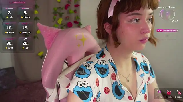 Snapshot of molly_russell chatting on 11/04/25, 10:53 molly russell online show from 11/04/25, 10:53