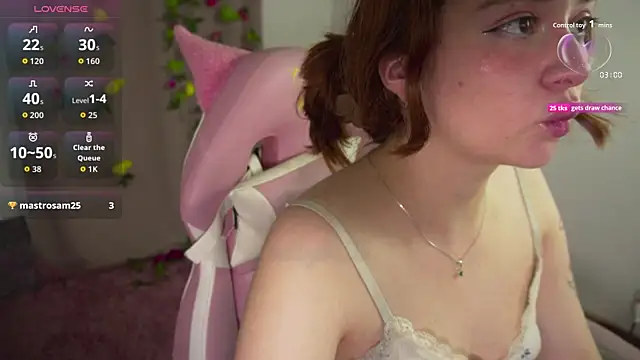 Snapshot of molly_russell chatting on 11/05/25, 10:43 molly russell online show from 11/05/25, 10:43