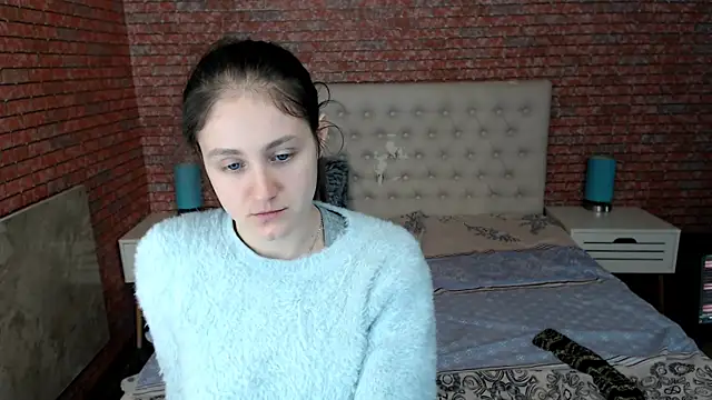 Holliy Cooper online show from 02/11/25, 06:51