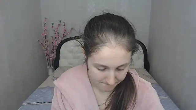 Holliy Cooper online show from 02/13/25, 03:03