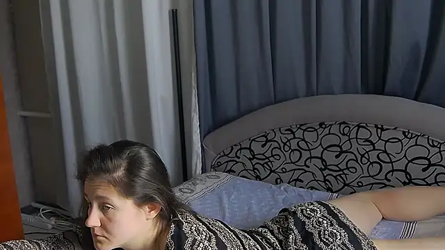 Holliy Cooper online show from 02/25/25, 10:04