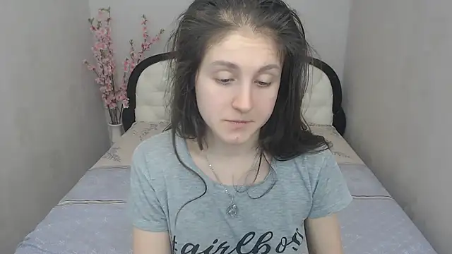 Holliy Cooper online show from 03/06/25, 03:45