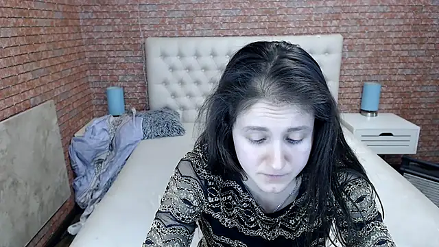 Holliy Cooper online show from 03/10/25, 04:46