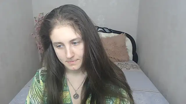 Holliy Cooper online show from 03/12/25, 09:44