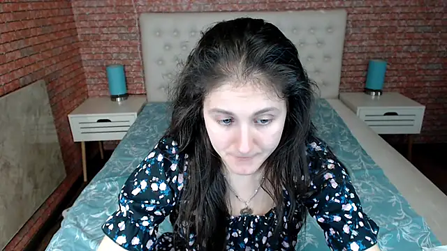 Holliy Cooper online show from 03/18/25, 10:46