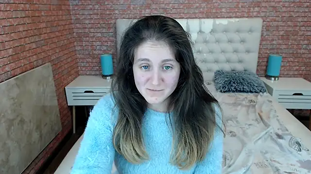 Holliy Cooper online show from 10/26/25, 12:11