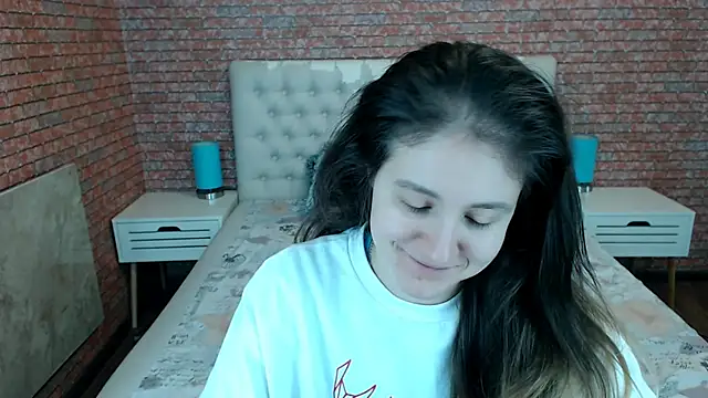 Holliy Cooper online show from 11/15/25, 08:22