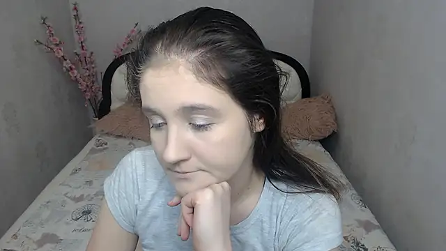 Holliy Cooper online show from 02/12/26, 08:20