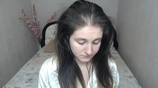 Holliy Cooper online show from 02/19/26, 09:49