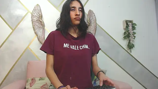 RoxanaCyrano  online show from 01/03/25, 10:40