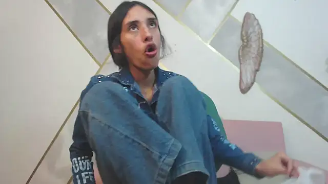 RoxanaCyrano  online show from 02/24/25, 07:52