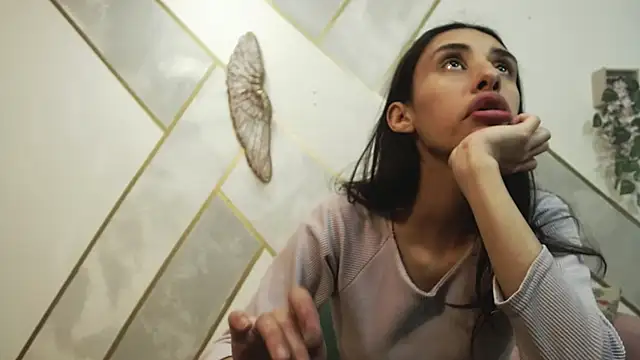 RoxanaCyrano  online show from 10/09/25, 07:45