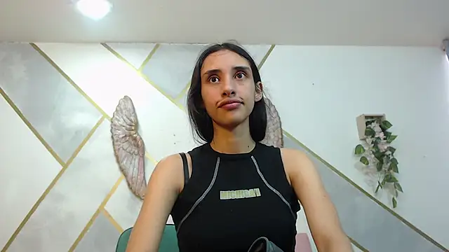 RoxanaCyrano  online show from 12/15/25, 07:29