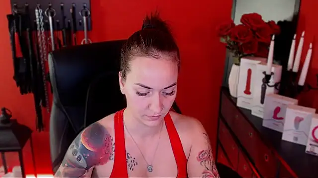 Snapshot of _Jane_Warren_ chatting on 02/19/25, 03:05 Jane Warren online show from 02/19/25, 03:05