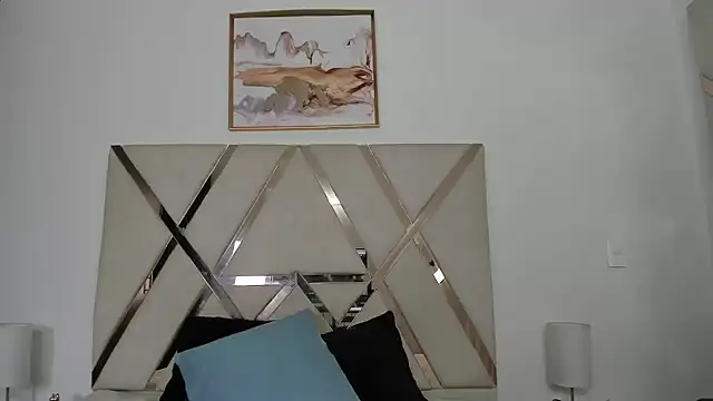 carolynne18 online show from 10/10/25, 12:15