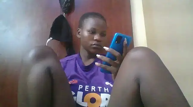Snapshot of prettychic5 chatting on 12/21/24, 08:07 prettychic5 online show from 12/21/24, 08:07