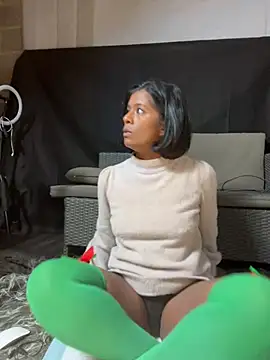 RoseMelanie online show from 12/22/24, 09:53