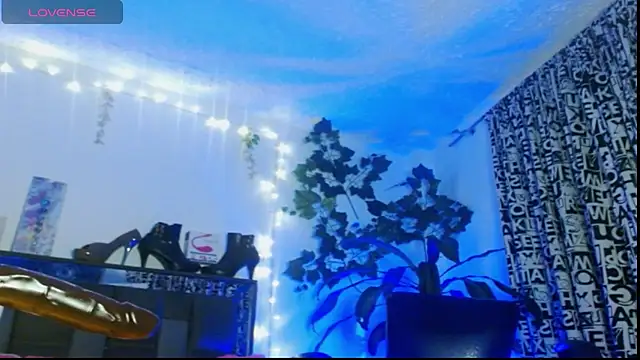 Snapshot of DULCE_ZOE chatting on 01/15/25, 02:27 DULCE ZOE online show from 01/15/25, 02:27