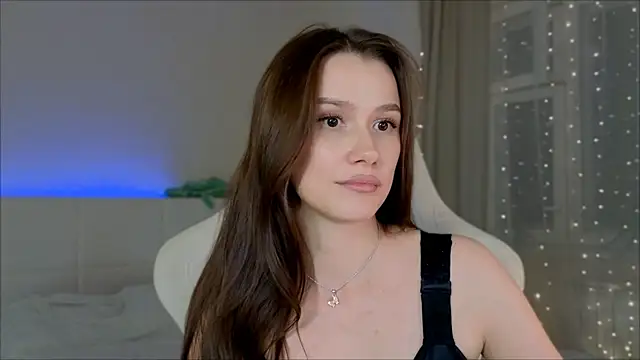 Madi soon online show from 10/15/25, 03:45