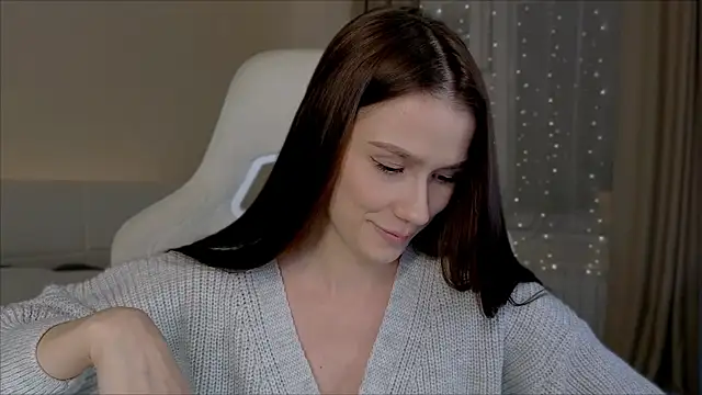 Snapshot of Madi_soon chatting on 10/28/25, 05:15 Madi soon online show from 10/28/25, 05:15