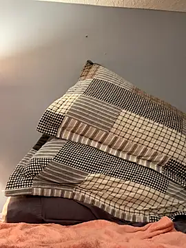 Dylanyes online show from 09/18/25, 06:26