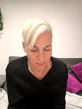 DarleenHot online show from 10/24/25, 06:48