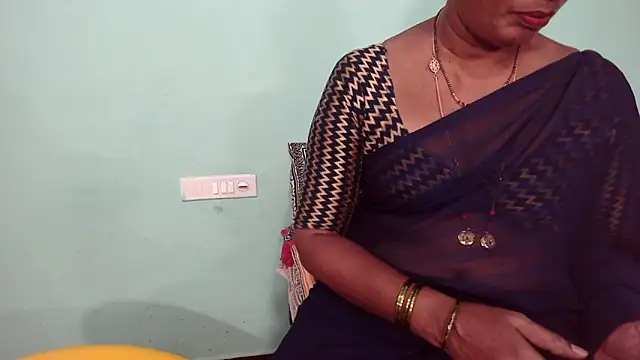 shrutitelugu69 online show from 04/30/26, 04:57