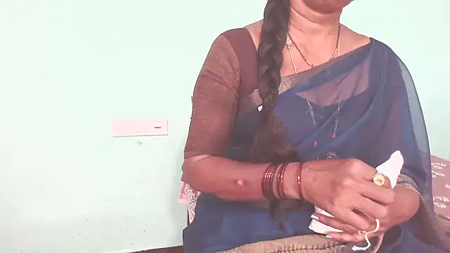 shrutitelugu69 online show from 06/10/26, 04:39