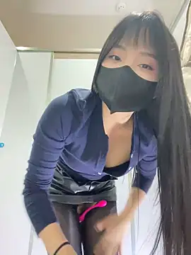 Snapshot of Asia-Lynn chatting on 01/22/25, 01:42 Asia-Lynn online show from 01/22/25, 01:42