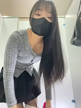 Snapshot of Asia-Lynn chatting on 03/12/25, 10:48 Asia-Lynn online show from 03/12/25, 10:48