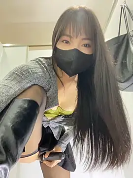 Snapshot of Asia-Lynn chatting on 03/12/25, 01:51 Asia-Lynn online show from 03/12/25, 01:51