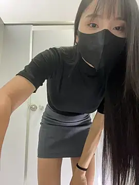 Snapshot of Asia-Lynn chatting on 08/03/26, 10:10 Asia-Lynn online show from 08/03/26, 10:10