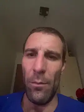 Snapshot of matejk chatting on 10/05/25, 03:32 matejk online show from 10/05/25, 03:32