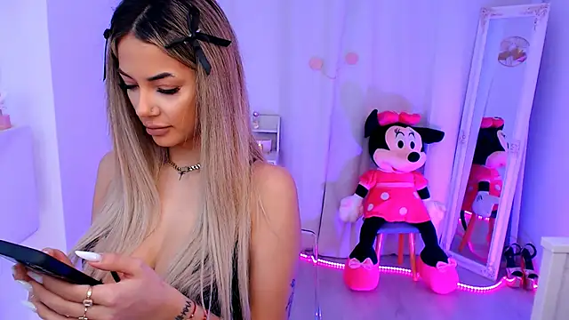 Snapshot of yuukenzi chatting on 02/21/25, 06:40 yuukenzi online show from 02/21/25, 06:40