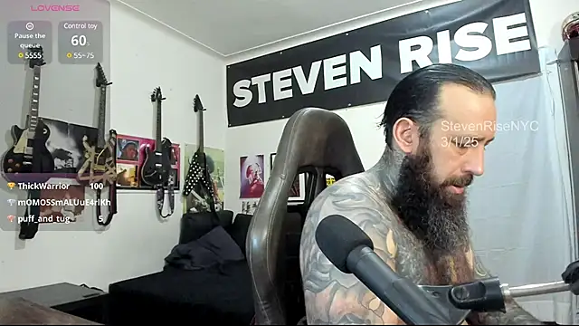Snapshot of StevenRiseNYC chatting on 03/02/25, 01:26 StevenRiseNYC online show from 03/02/25, 01:26