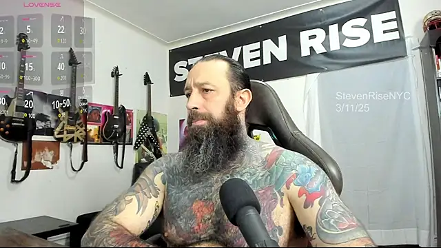 Snapshot of StevenRiseNYC chatting on 03/11/25, 10:42 StevenRiseNYC online show from 03/11/25, 10:42