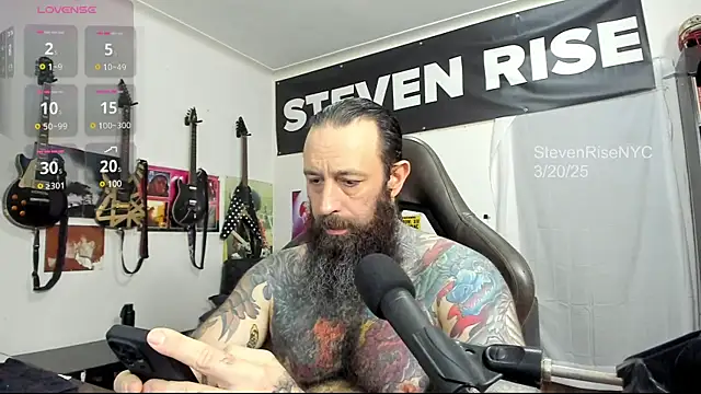 Snapshot of StevenRiseNYC chatting on 03/20/25, 10:40 StevenRiseNYC online show from 03/20/25, 10:40