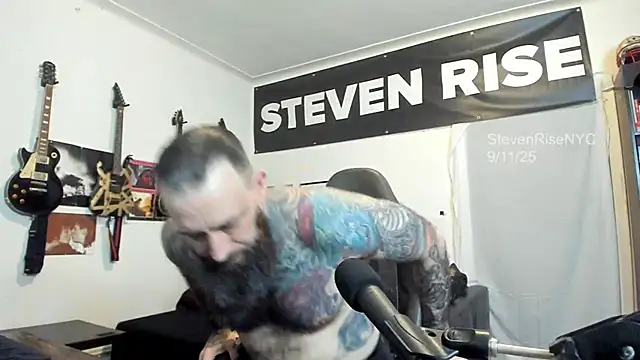 Snapshot of StevenRiseNYC chatting on 09/12/25, 02:55 StevenRiseNYC online show from 09/12/25, 02:55