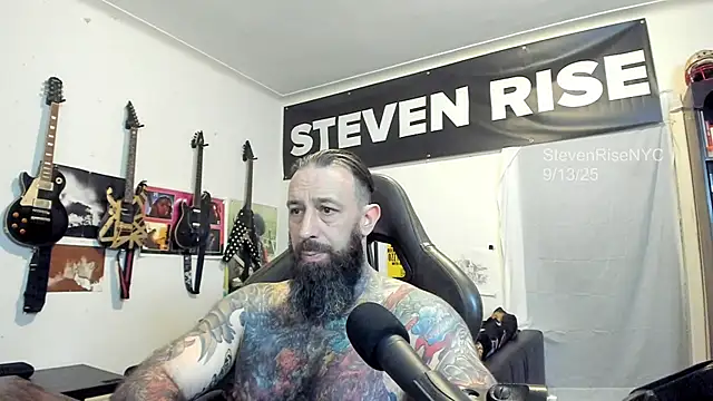 Snapshot of StevenRiseNYC chatting on 09/14/25, 02:11 StevenRiseNYC online show from 09/14/25, 02:11