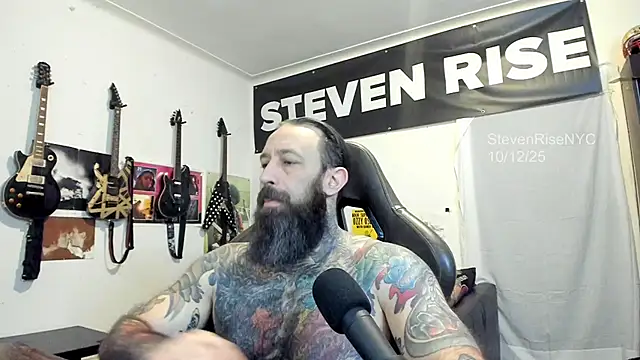 Snapshot of StevenRiseNYC chatting on 10/12/25, 12:15 StevenRiseNYC online show from 10/12/25, 12:15