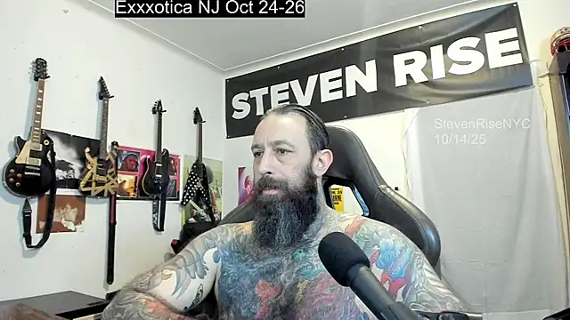 Snapshot of StevenRiseNYC chatting on 10/14/25, 12:50 StevenRiseNYC online show from 10/14/25, 12:50