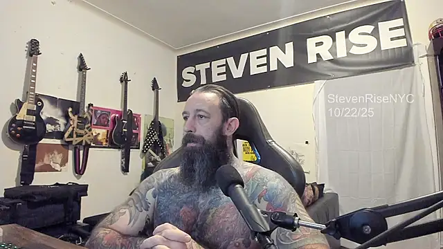 Snapshot of StevenRiseNYC chatting on 10/23/25, 12:48 StevenRiseNYC online show from 10/23/25, 12:48