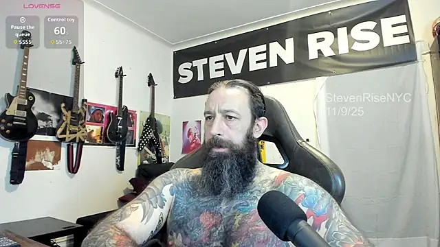 Snapshot of StevenRiseNYC chatting on 11/10/25, 02:38 StevenRiseNYC online show from 11/10/25, 02:38