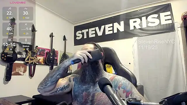 Snapshot of StevenRiseNYC chatting on 11/19/25, 01:33 StevenRiseNYC online show from 11/19/25, 01:33