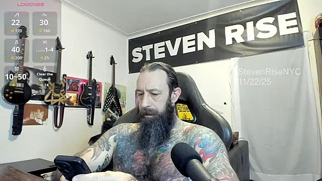 Snapshot of StevenRiseNYC chatting on 11/23/25, 11:54 StevenRiseNYC online show from 11/23/25, 11:54