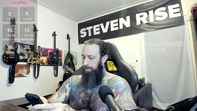 Snapshot of StevenRiseNYC chatting on 11/26/25, 12:06 StevenRiseNYC online show from 11/26/25, 12:06