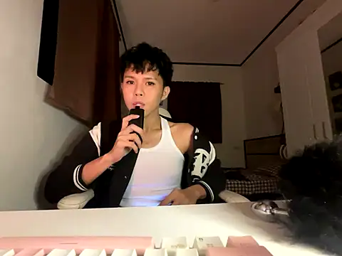 Plaxtique online show from 09/26/25, 07:18