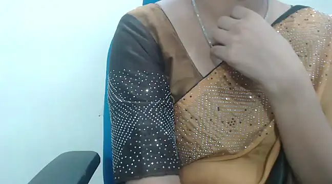 Snapshot of Lovely_Siri_23 chatting on 01/22/25, 04:12 Lovely Siri 23 online show from 01/22/25, 04:12