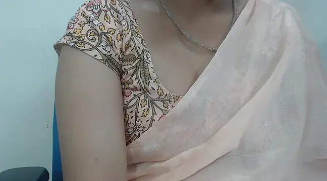 Snapshot of Lovely_Siri_23 chatting on 02/20/25, 06:28 Lovely Siri 23 online show from 02/20/25, 06:28